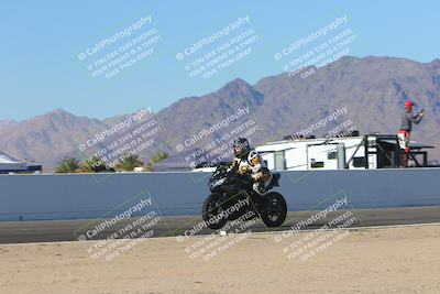 media/Nov-06-2023-Moto Forza (Mon) [[ce023d0744]]/4-Beginner Group/Session 4 (Finish Line Checker)/